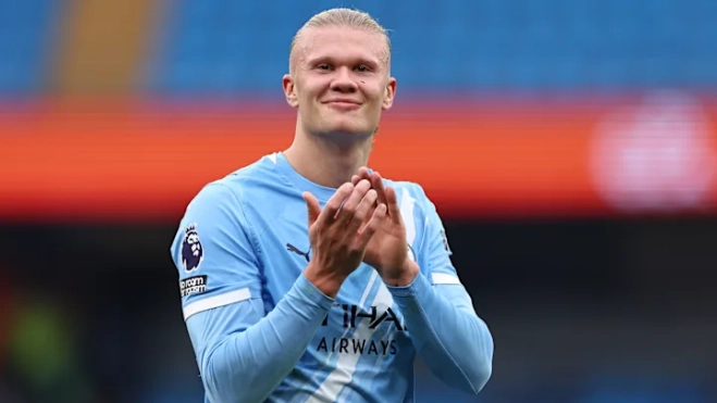Erling Haaland jugando un partido con el Manchester City. Erling Haaland jugando un partido con el Manchester City.