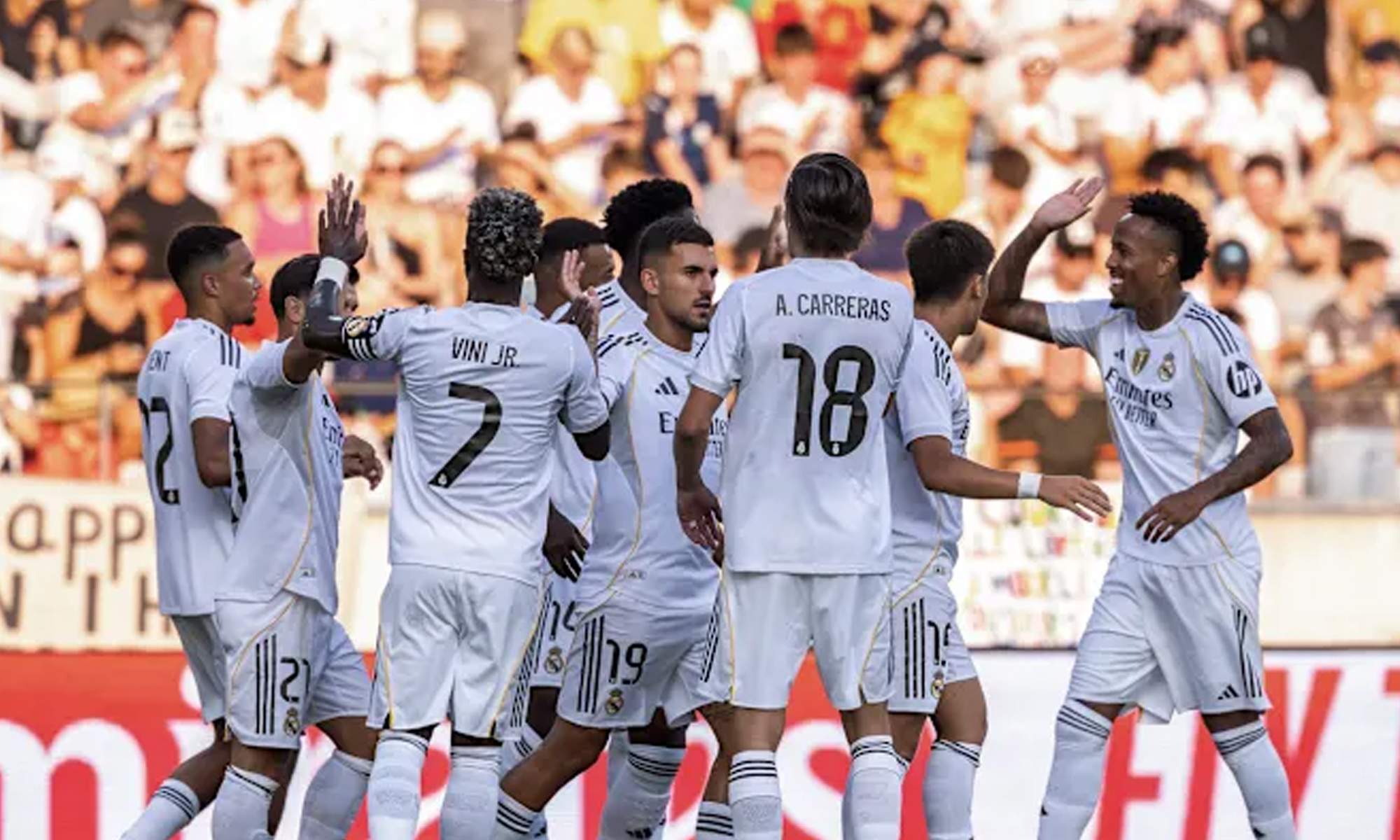 Jugadores del Real Madrid celebrando un gol. 