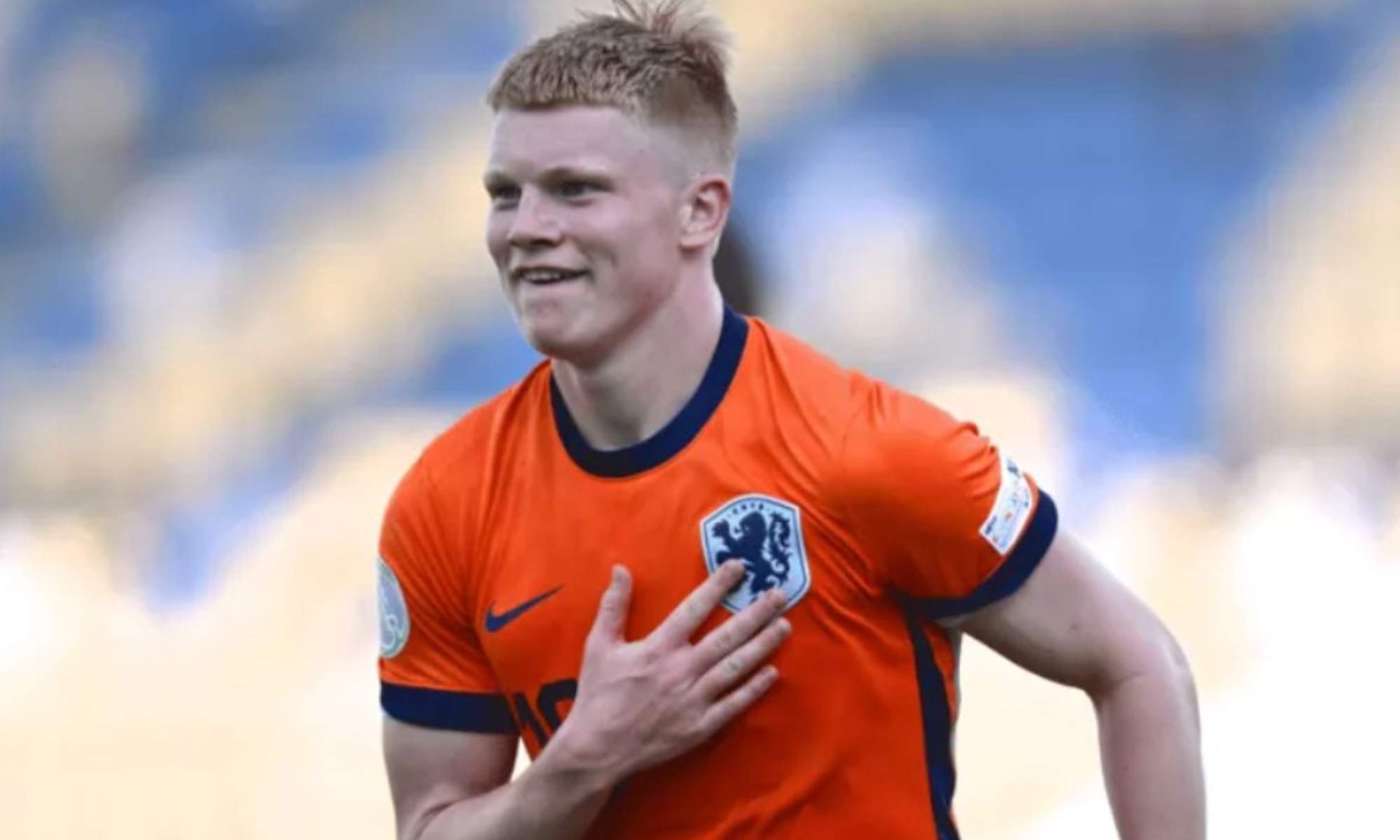 Kees Smit jugando un partido con la Selección Holandesa.