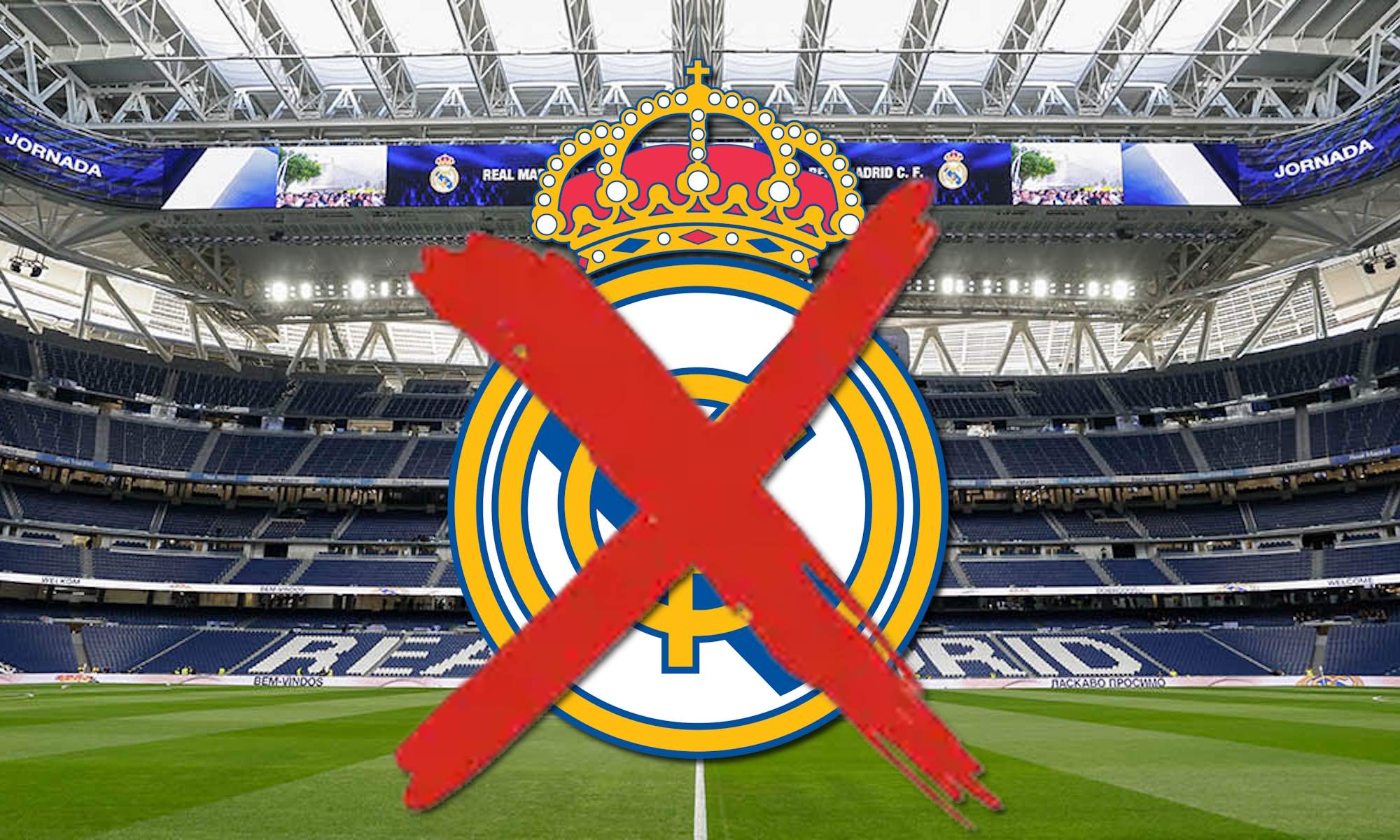 Escudo del Real Madrid tachado y Bernabéu de fondo