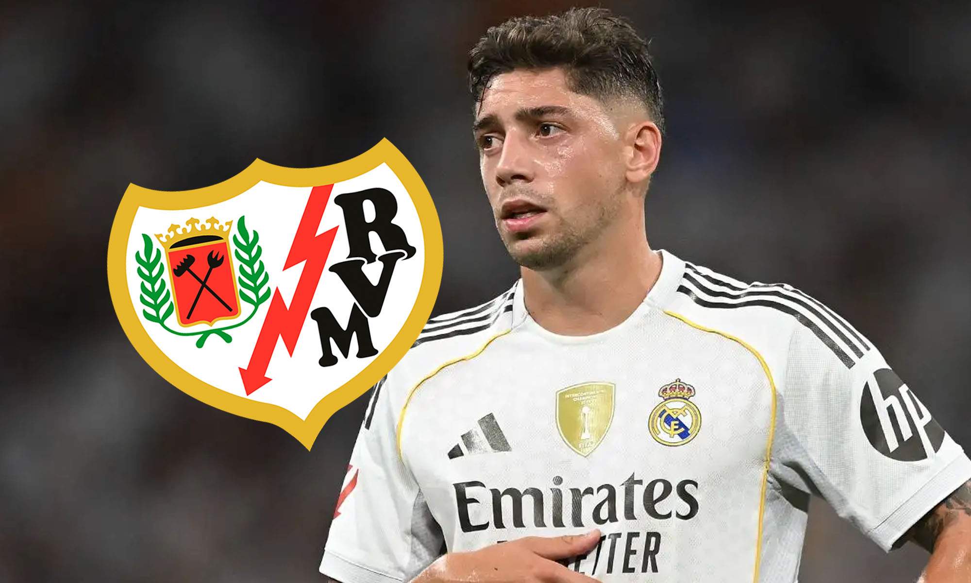 Fede Valverde con escudo Rayo Vallecano