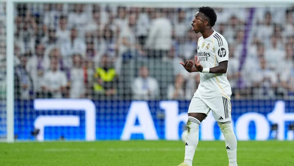 Vinícius Júnior jugando con el Real Madrid en el Santiago Bernabéu.