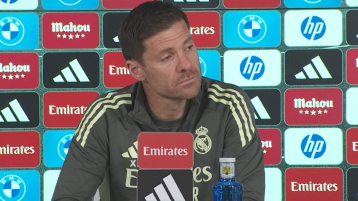 Xabi en rueda de prensa hoy Xabi en rueda de prensa hoy