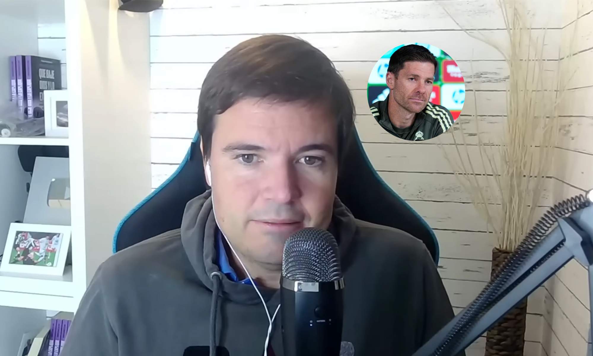 Ramón Álvarez de Mon en su canal de Youtube y una foto de Xabi Alonso. 