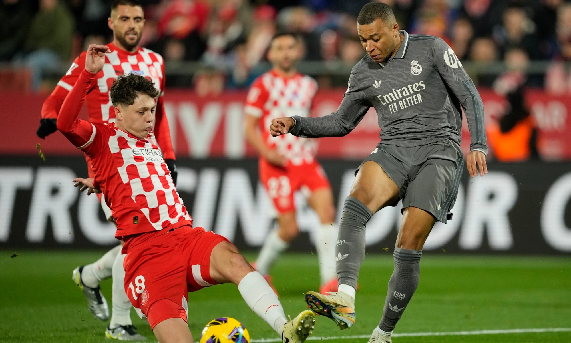 Mbappé contra el Girona la temporada pasada en Girona