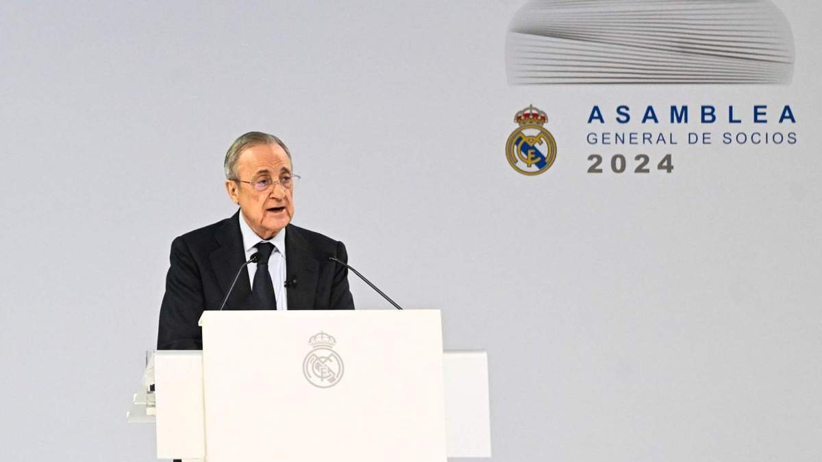 Florentino en una conferencia pública Florentino en una conferencia pública