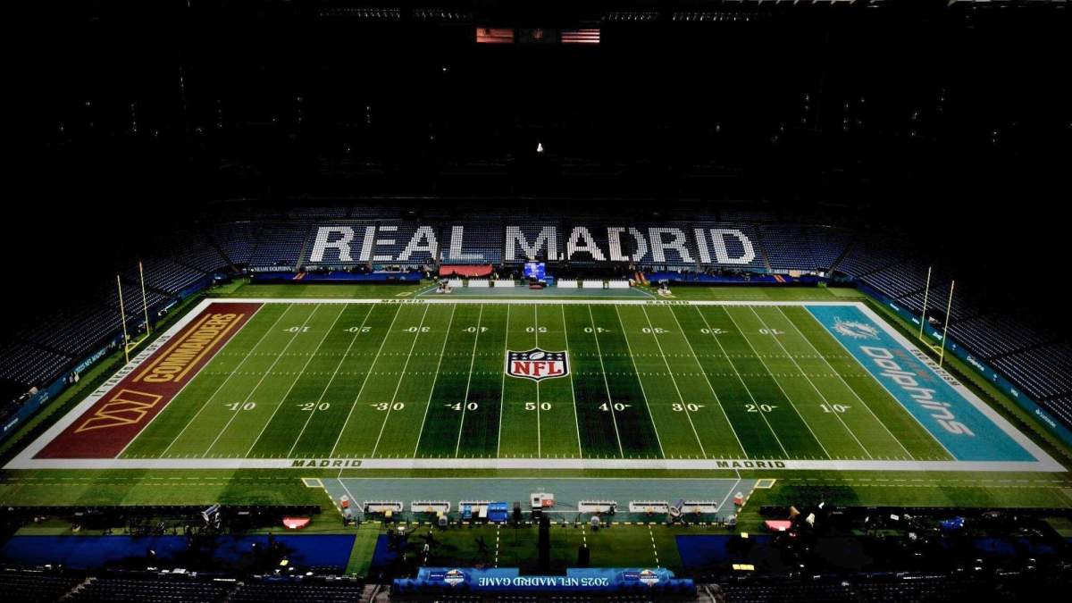 El Bernabéu con las luces bajas para la NFL El Bernabéu con las luces bajas para la NFL