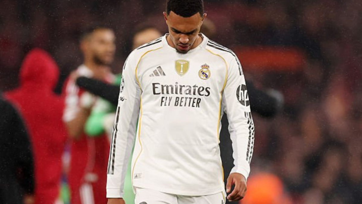 Alexander Arnold cabizbajo en un partido con el Real Madrid Alexander Arnold cabizbajo en un partido con el Real Madrid