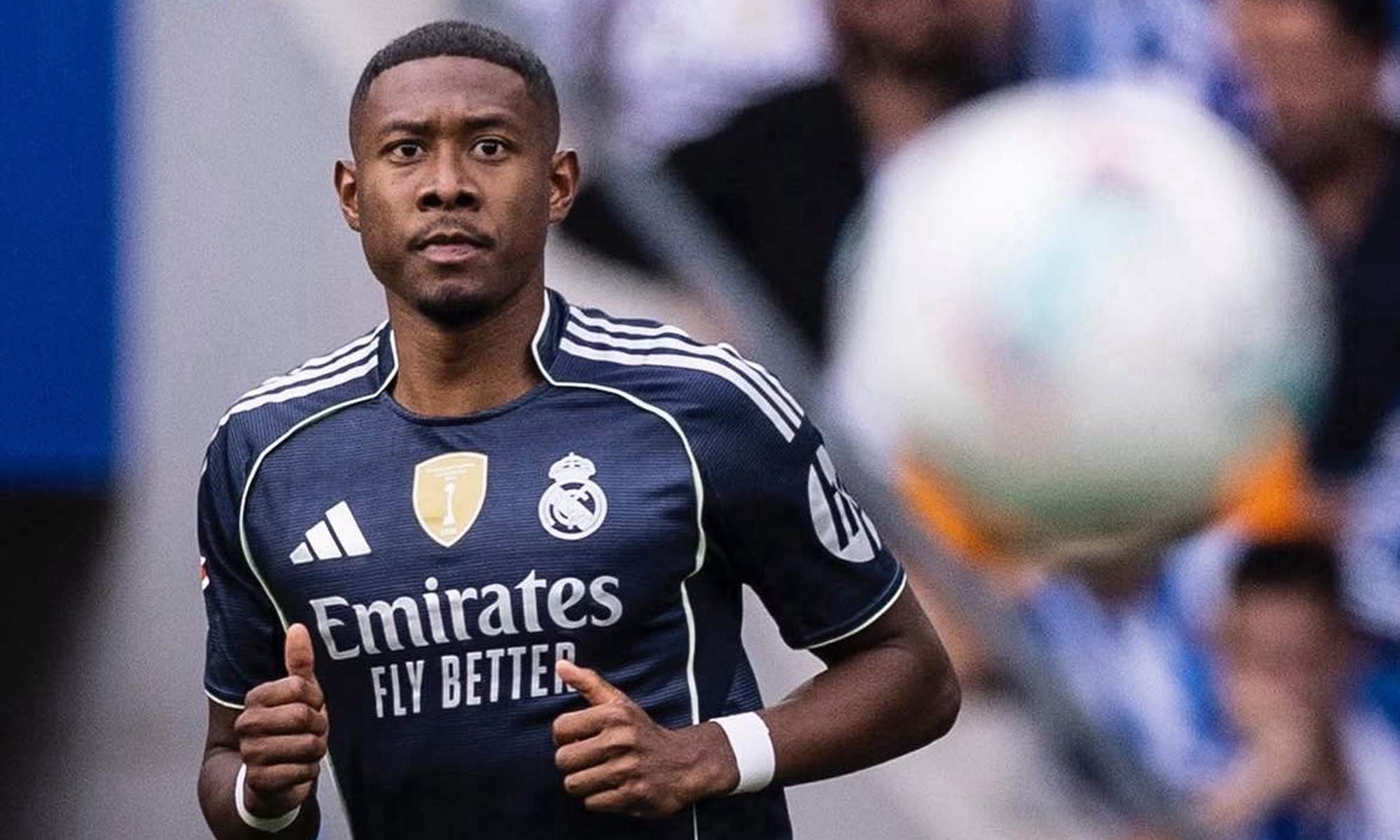 David Alaba jugando un partido del Real Madrid. 