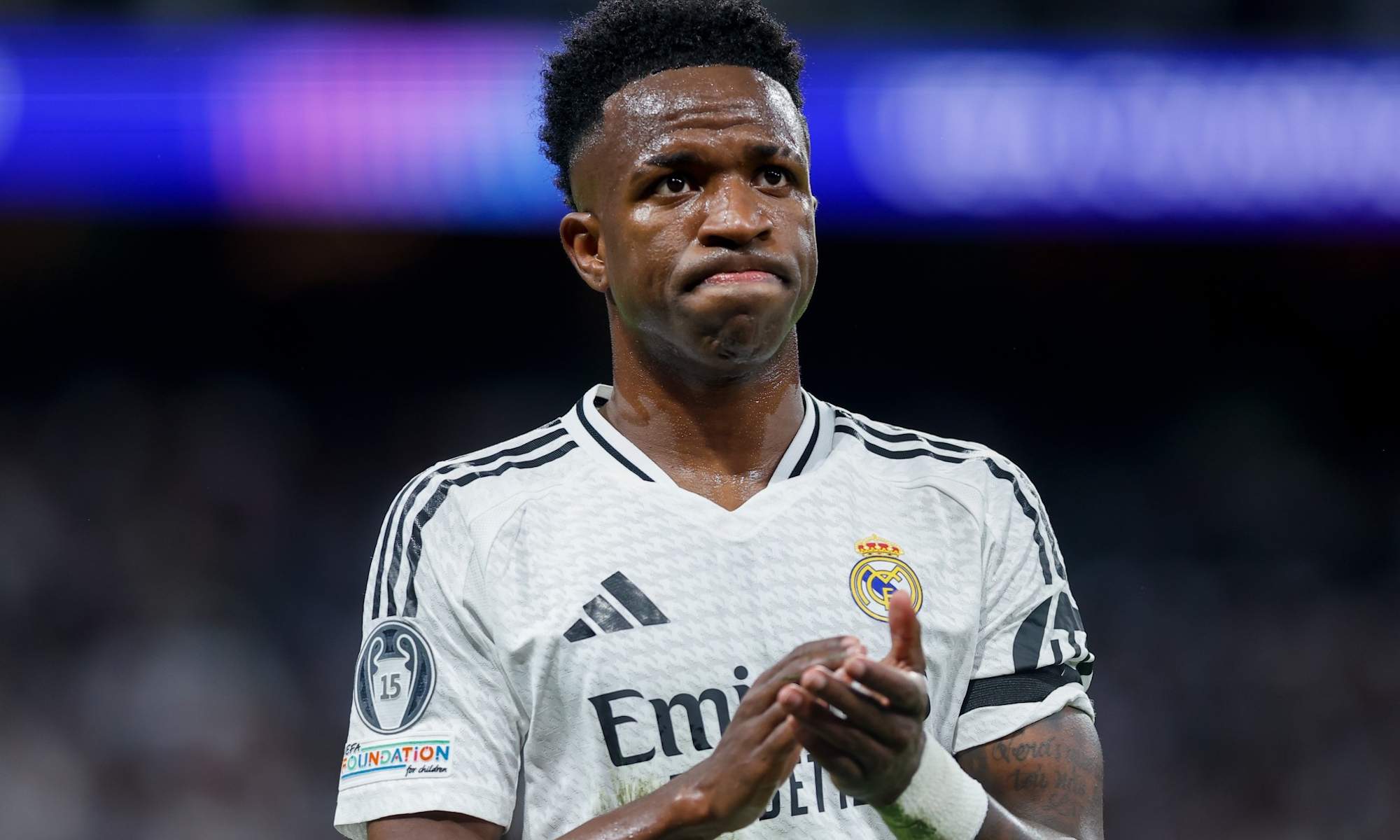 Vinicius serio con el Real Madrid Vinicius serio con el Real Madrid