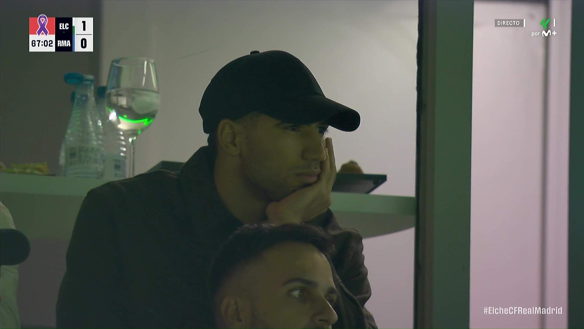 Hakimi, en la grada del Martínez Valero, dispara los rumores sobre su futuro