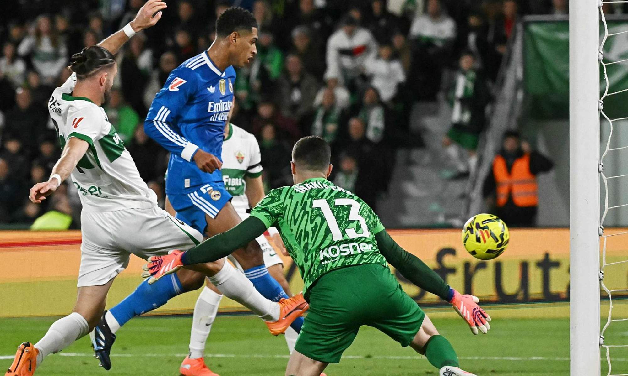 El Real Madrid se deja dos puntos en el partido frente al Elche