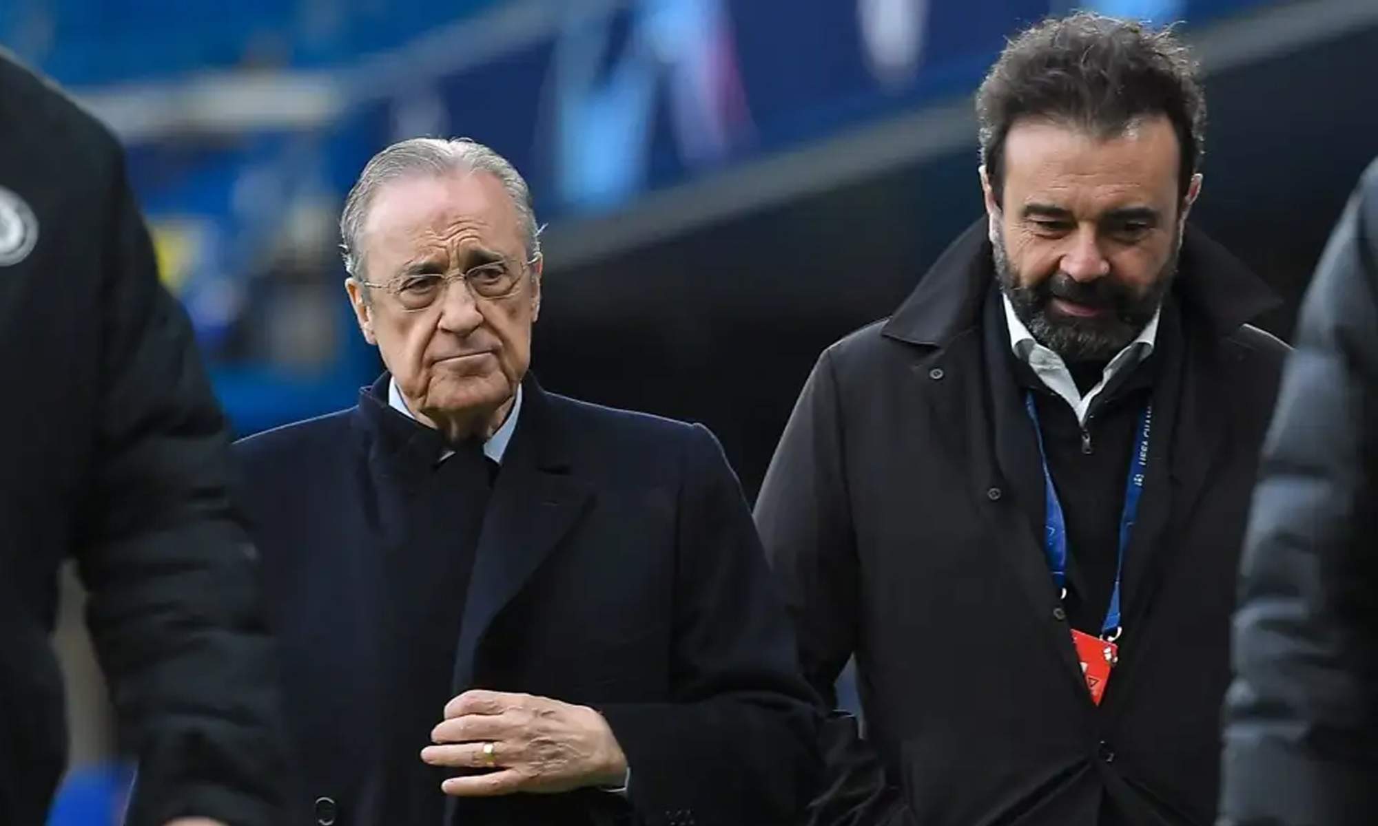 Florentino Pérez y José Ángel Sánchez en un estadio.