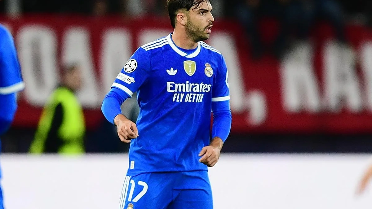 Raúl Asencio con el Real Madrid esta temporada