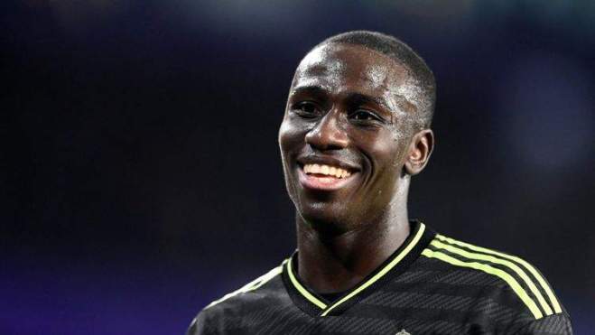 Mendy sonriendo con el Real Madrid en temporadas anteriores