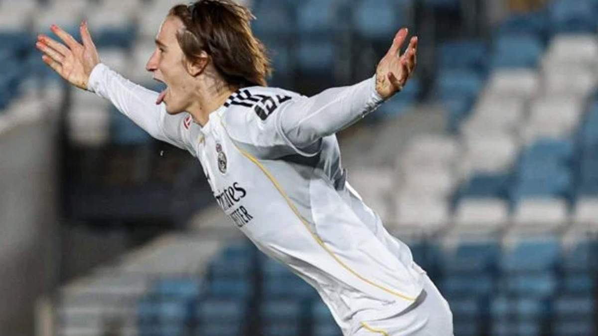 Joan Martínez celebrando un gol con el Real Madrid.