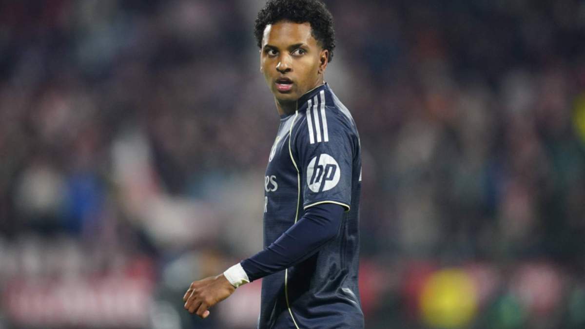 Rodrygo Goes jugando un partido con el Real Madrid. 