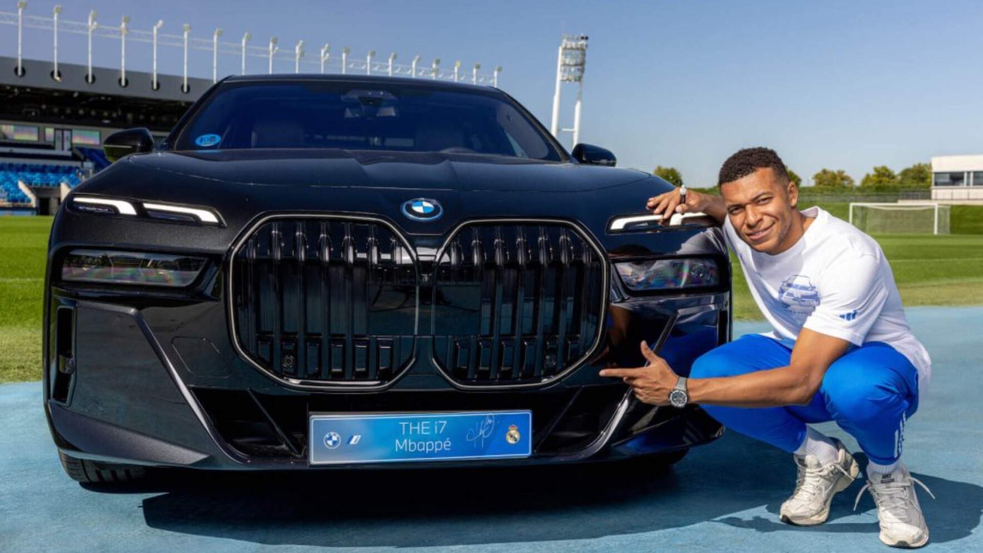 El motivo por el que Mbappé no puede conducir su nuevo BMW