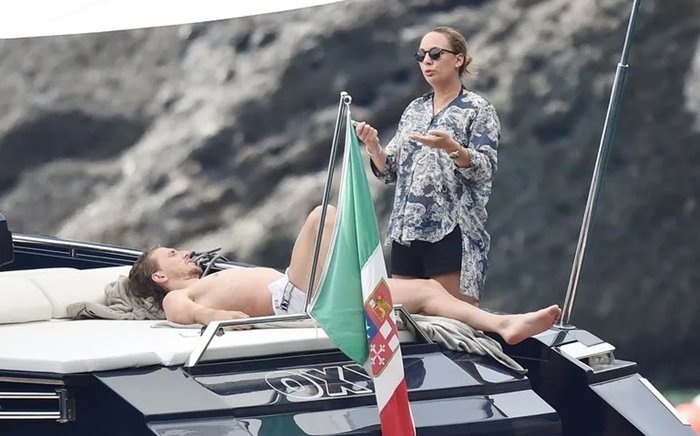 Luka Modric junto a su esposa en sus vacaciones