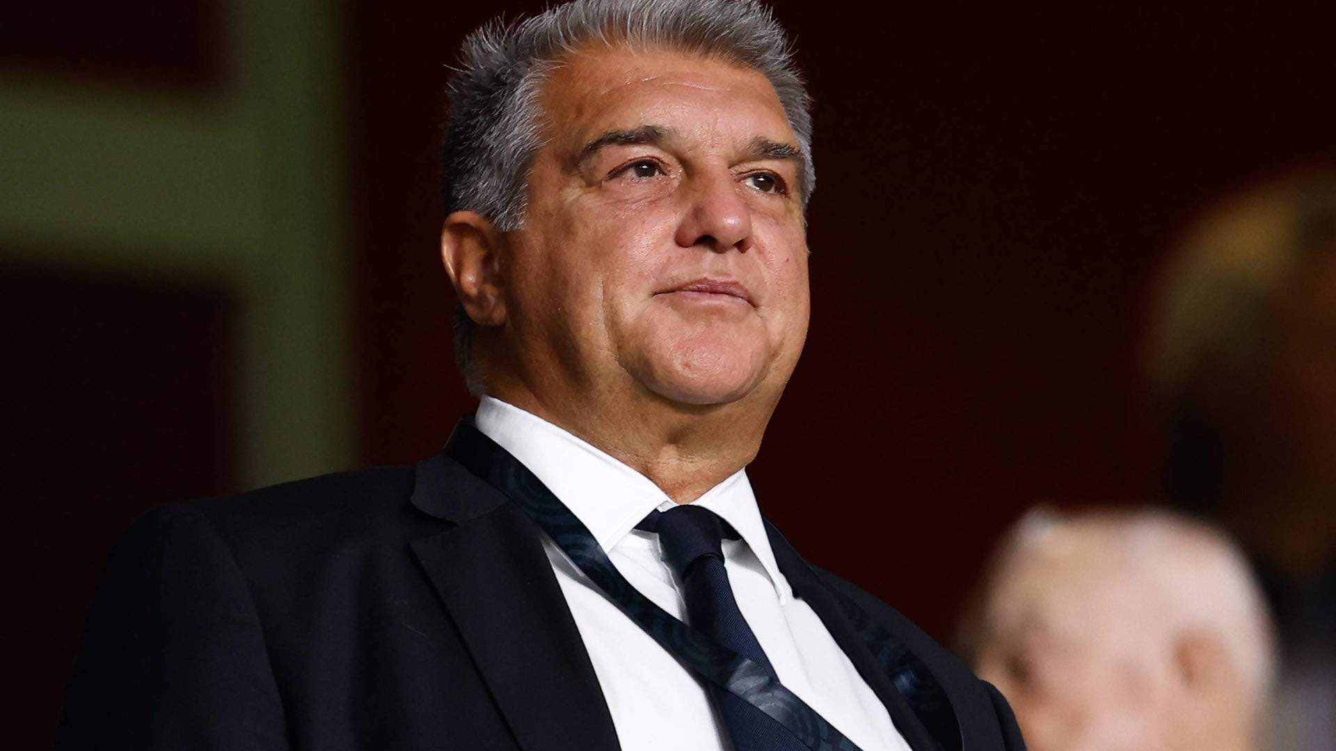 Laporta se la juega a sus directivos: podrían perder 11 'kilos' por cabeza