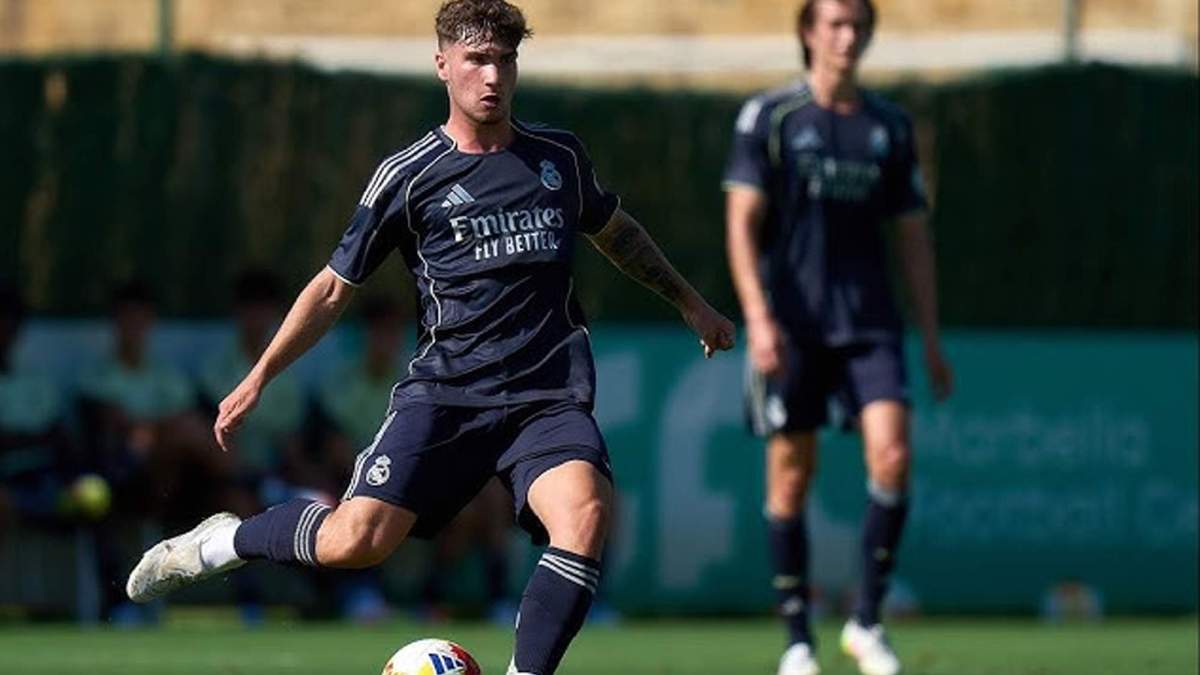 Jorge Cestero jugando un partido con el Real Madrid Castilla. 