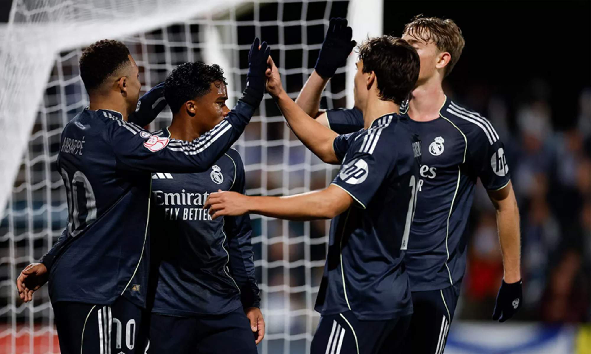 Jugadores del Real Madrid celebrando un gol. 