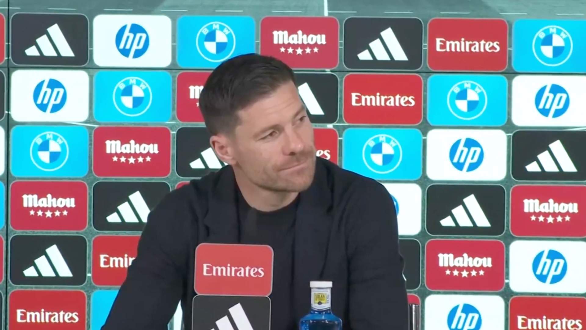 Xabi Alonso sentencia a Vinicius tras las risas en Talavera: "Ya está"
