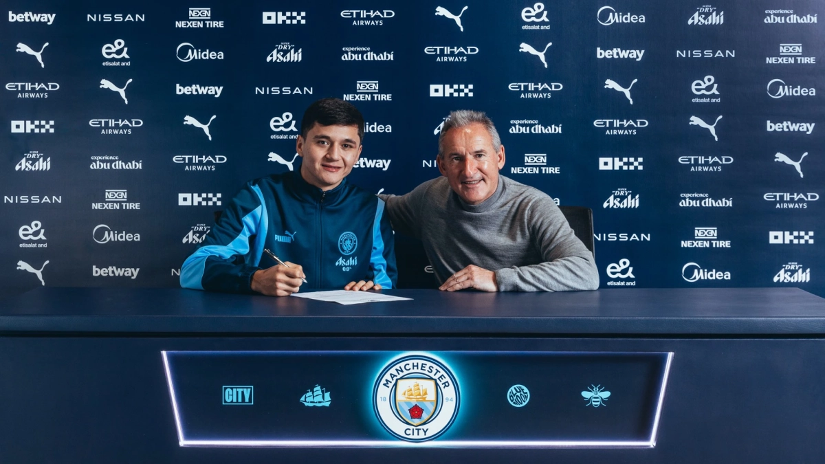 Abdukodir Khusanov al fichar por el Manchester City.