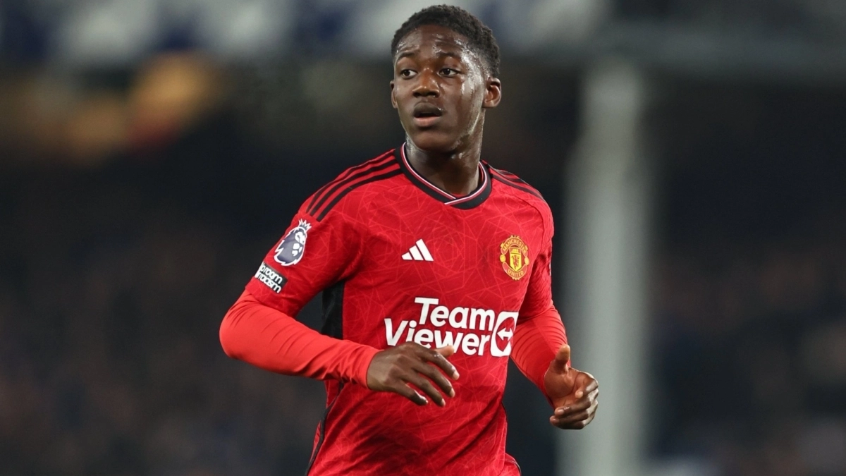 Kobbie Mainoo durante un partido con el Manchester United Kobbie Mainoo durante un partido con el Manchester United