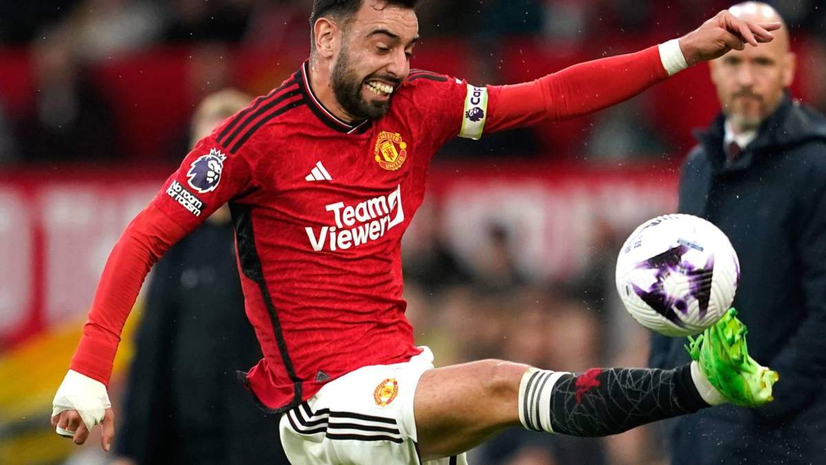 Bruno Fernandes en un partido con el Manchester United