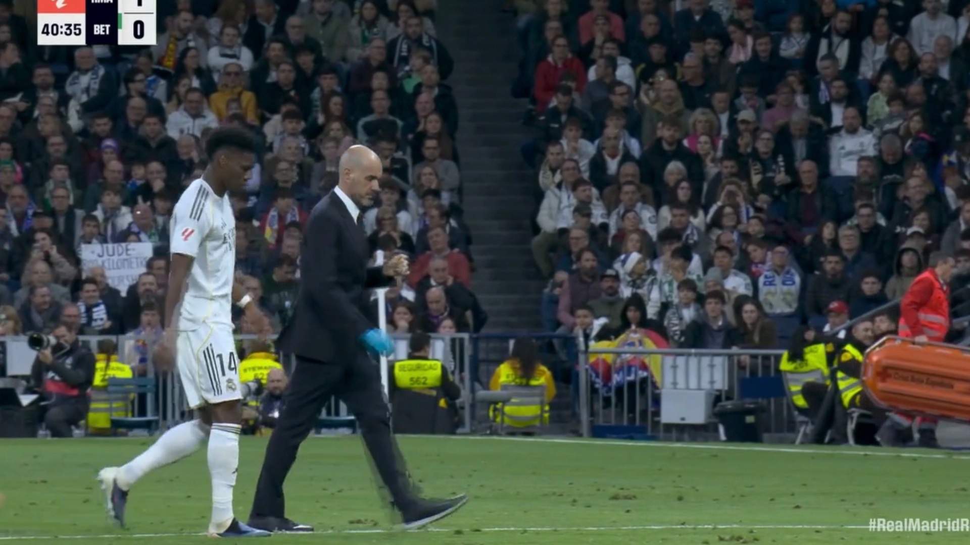 Saltan todas las alarmas, Tchouaméni se tira al suelo por molestias en la rodilla