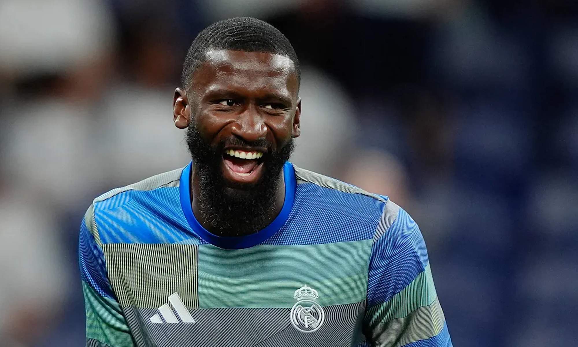 Antonio Rüdiger disputando un partido con el Real Madrid.