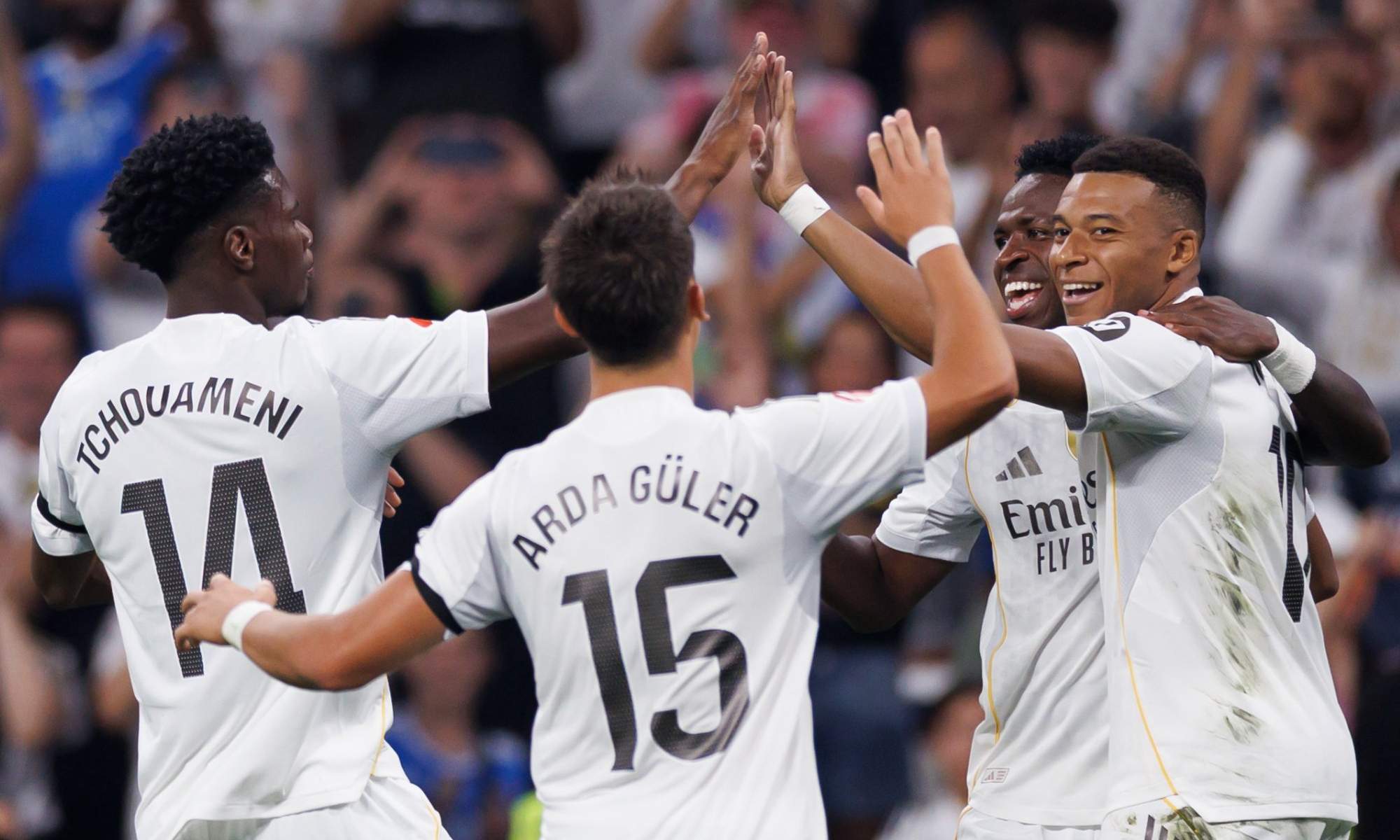 Jugadores del Real Madrid celebrando un gol. 