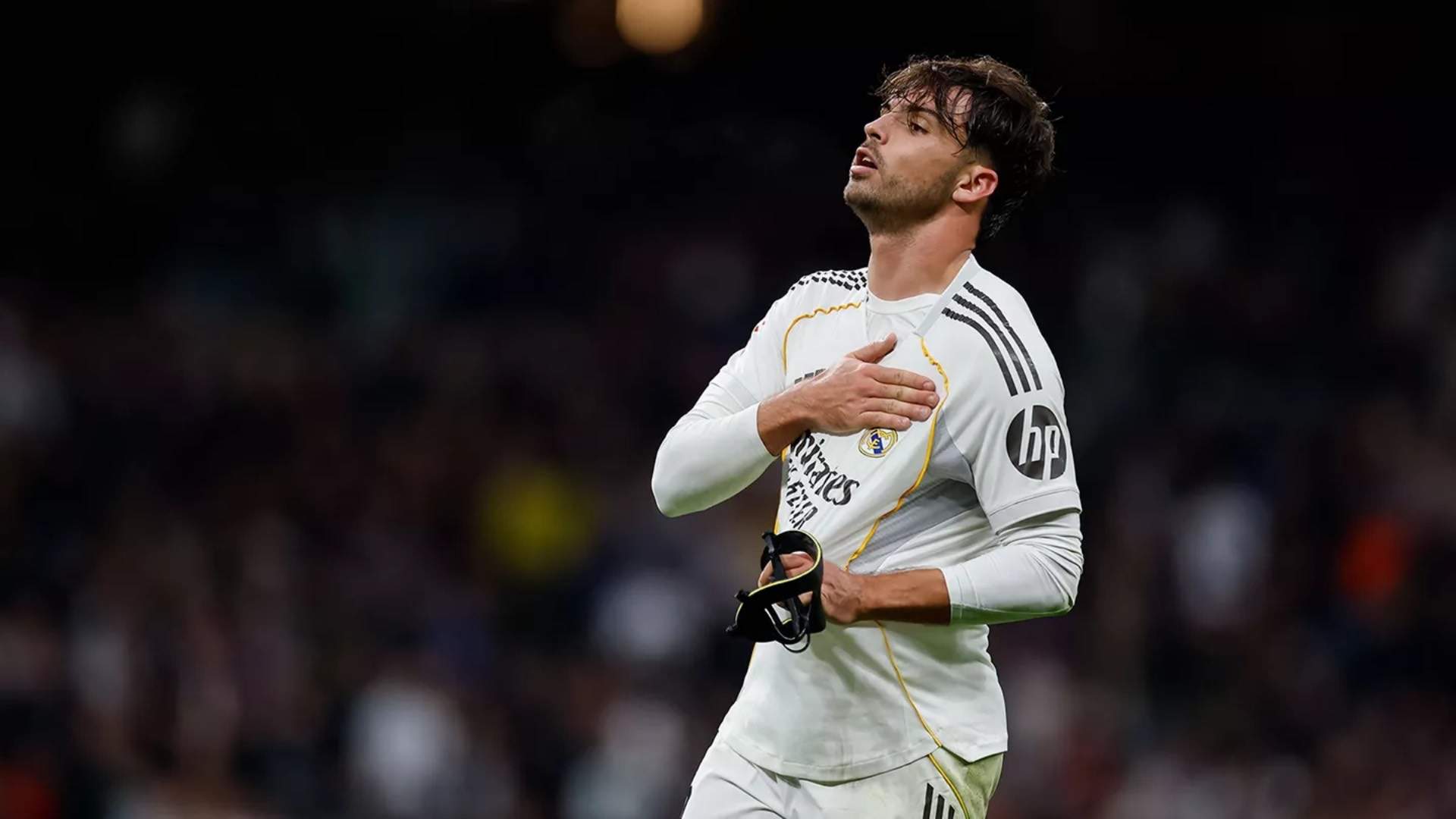 De los pitos a la ovación, Asencio cambia el ánimo del Bernabéu