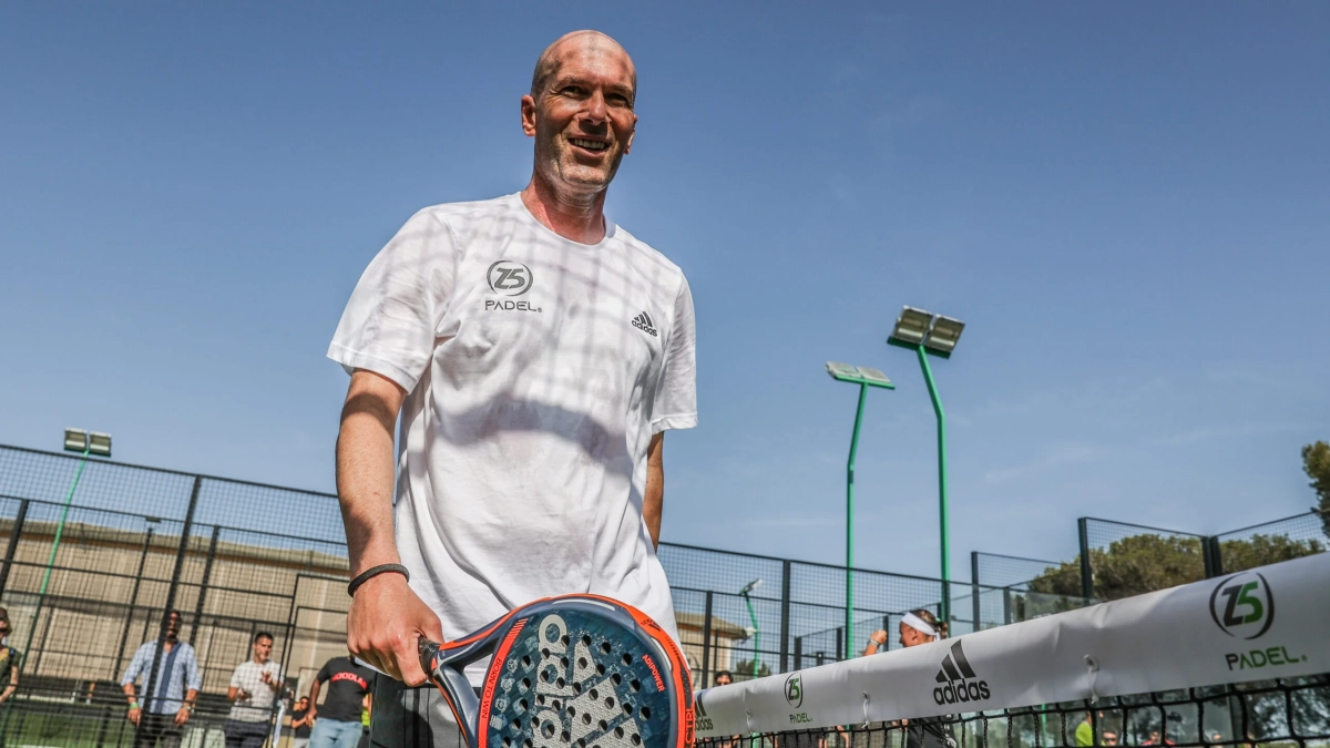 Zidane jugando al pádel