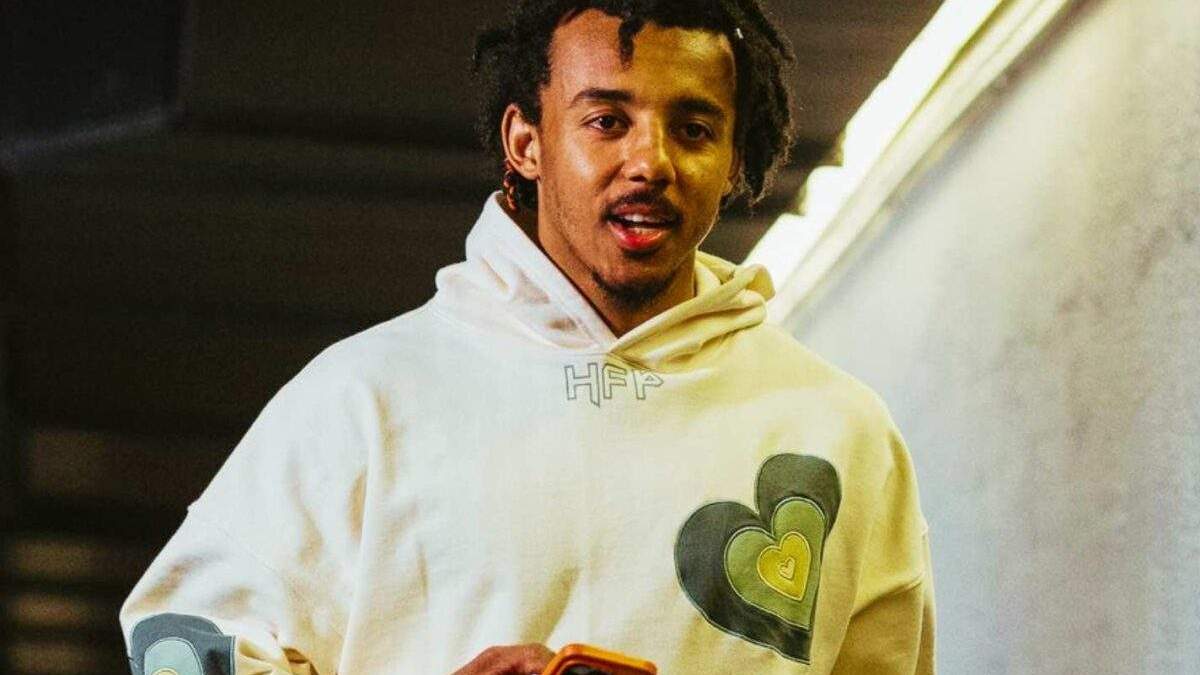 Jules Kounde con su marca de ropa Homies From Paris Jules Kounde con su marca de ropa Homies From Paris