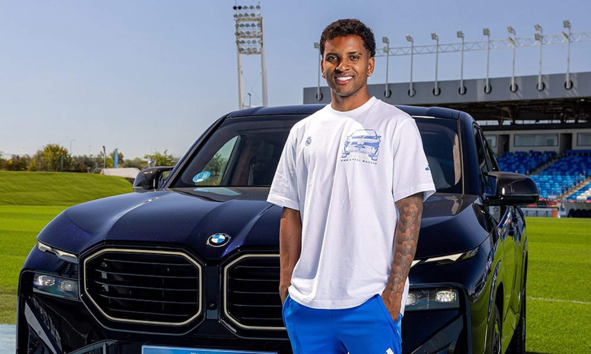 Rodrygo con su BMW XM