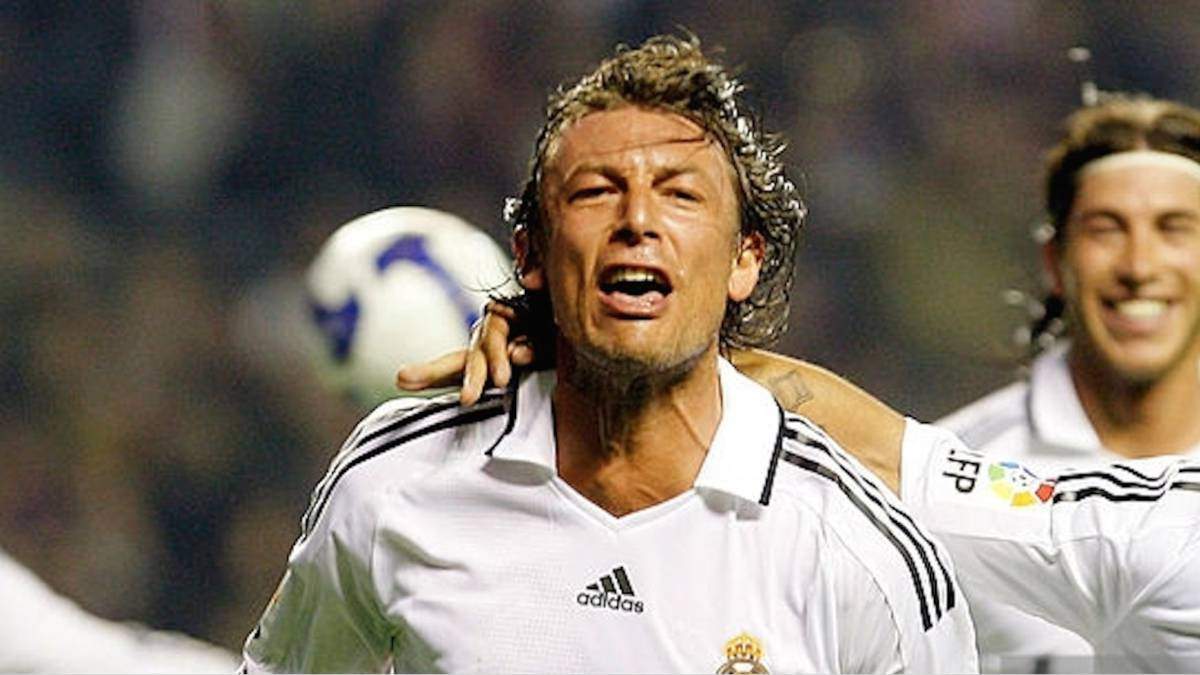 Heinze durante un partido del Real Madrid