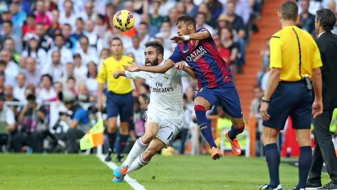 carvajal y neymar pelean por un balon aereo durante el ultimo clasico del bernabeufcbarcelona carvajal y neymar pelean por un balon aereo durante el ultimo clasico del bernabeufcbarcelona