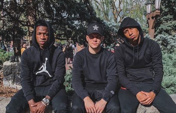 Vinicius y sus dos mejores amigos