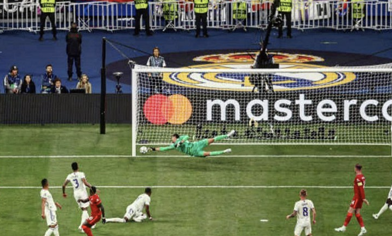 Parada de Courtois en la final de la Champions