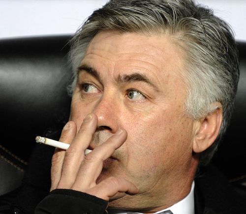 Ancelotti smoking