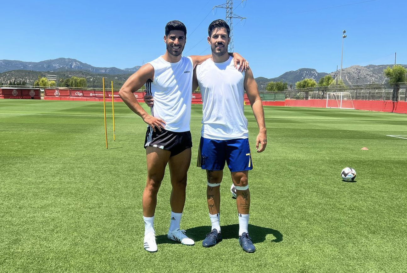 Marco Asensio hace la pretemporada con su hermano