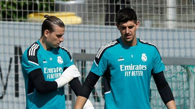 Andriy Lunin and Thibaut Courtois at a Real Madrid training session