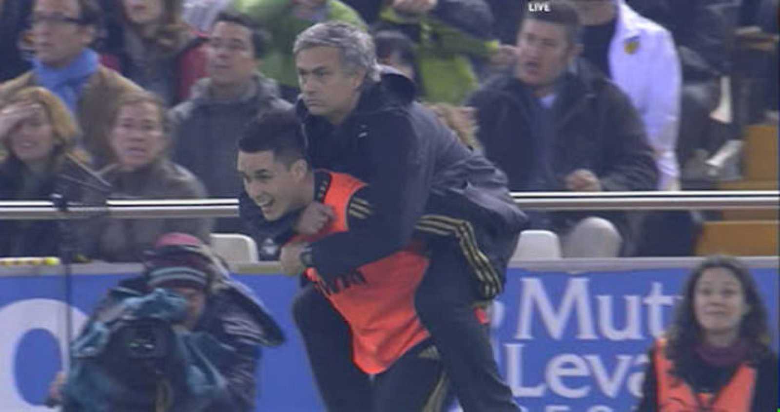José Mourinho y la viral celebración con José Callejón