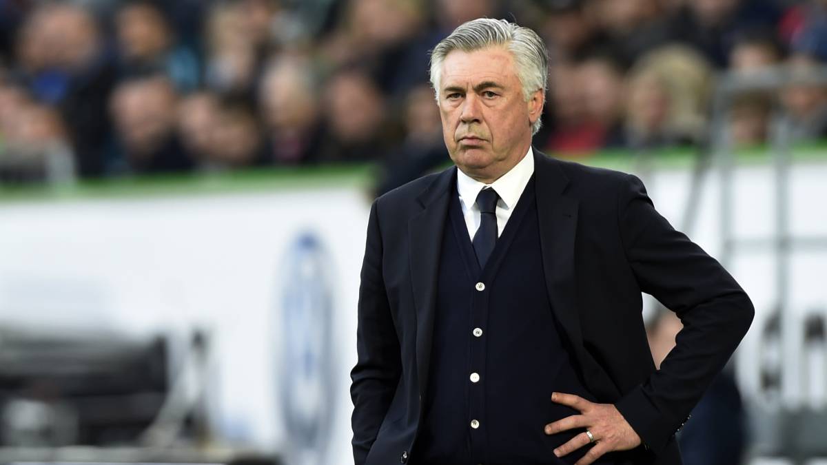 Carlo Ancelotti durante un partido