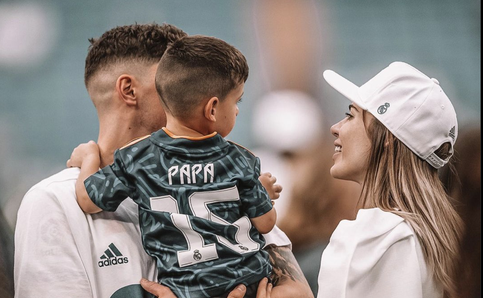 Mina Bonino junto a su familia