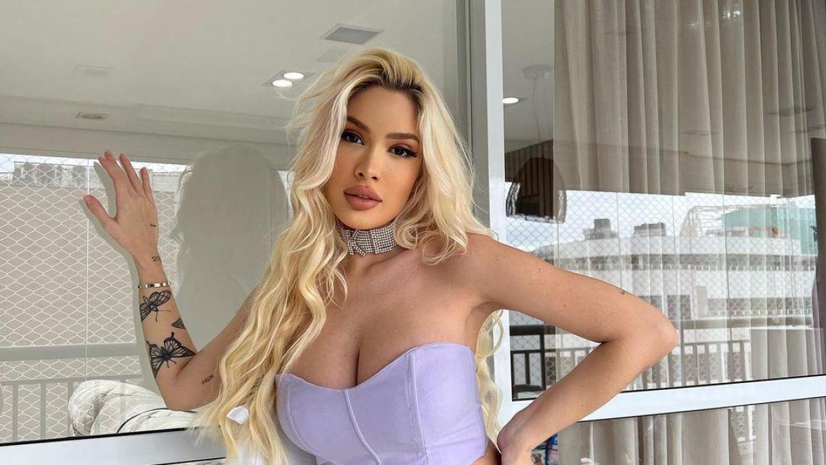 Karoline Lima posa como modelo con su espectacular cuerpo