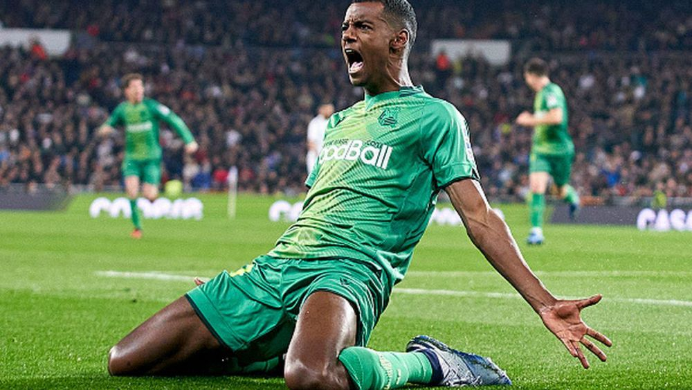Isak celebrando un gol con la Real Sociedad Isak celebrando un gol con la Real Sociedad