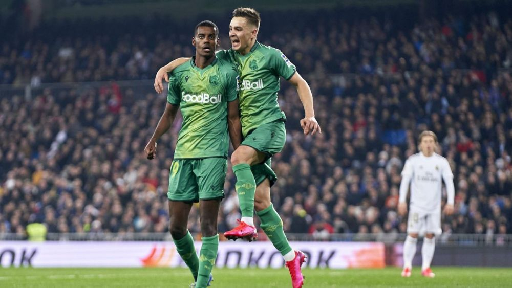 Isak celebrando un gol con la Real Sociedad Isak celebrando un gol con la Real Sociedad